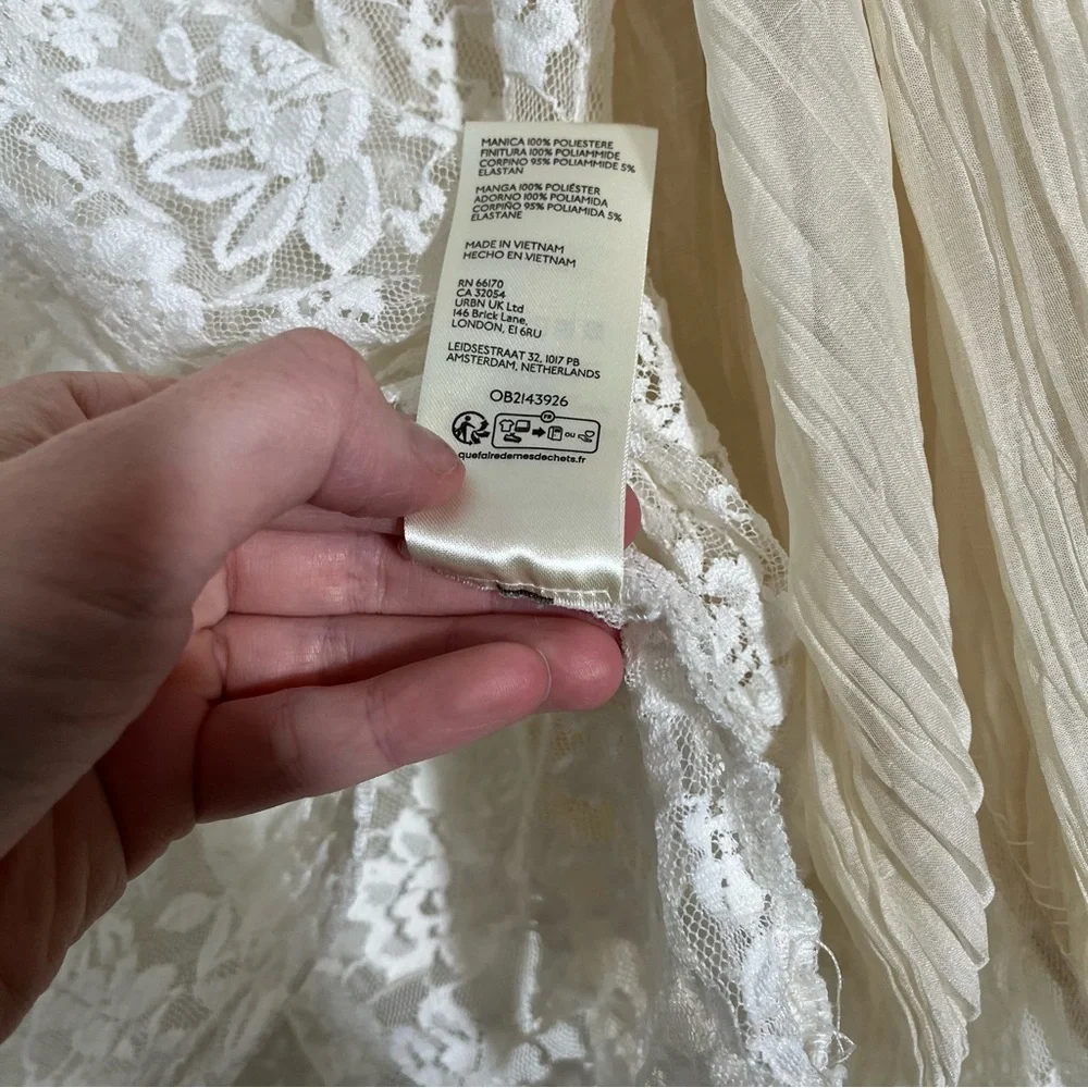 BY ANTHROPOLOGIE‎ Wide-Sleeve Sheer Lace Top